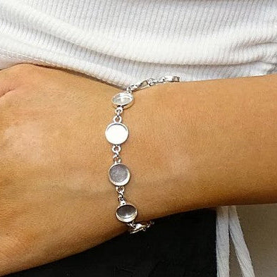 Striking Solid 925 Silver Bracelet with eleven round setting areas