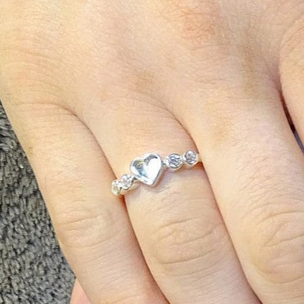 Pretty 925 Silver Heart ring with cz stones