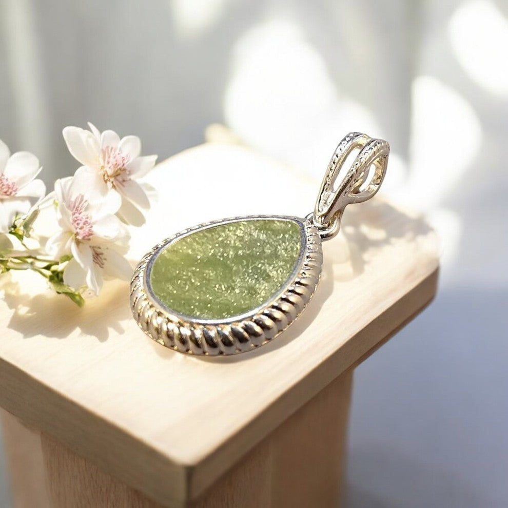 Solid Silver Rope Edge Tear Drop Pendant
