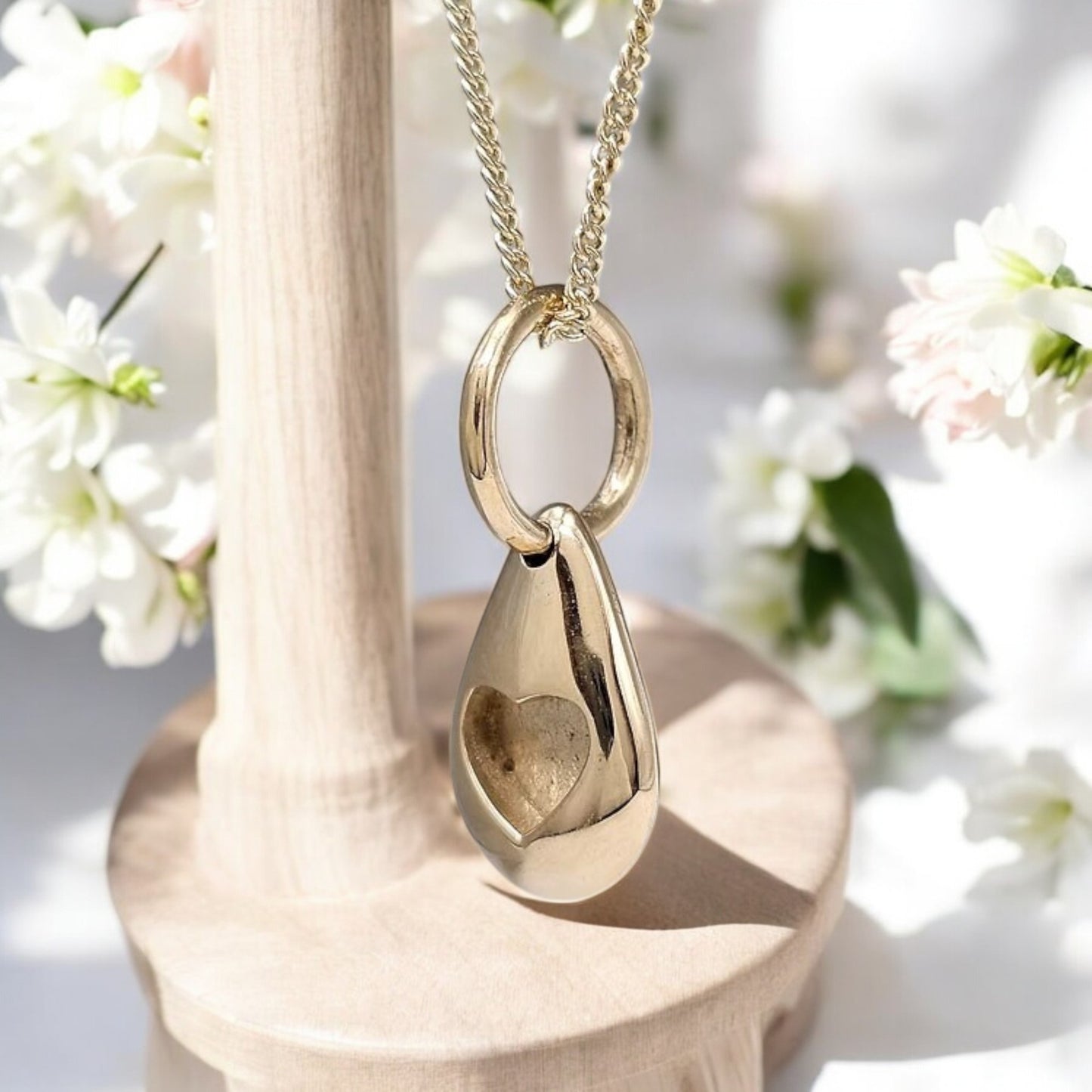 9ct gold 3D Pebble Pendant