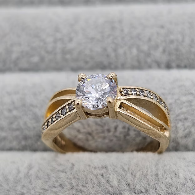 9ct Gold Solitaire Infinity Band Ring **MADE TO ORDER**