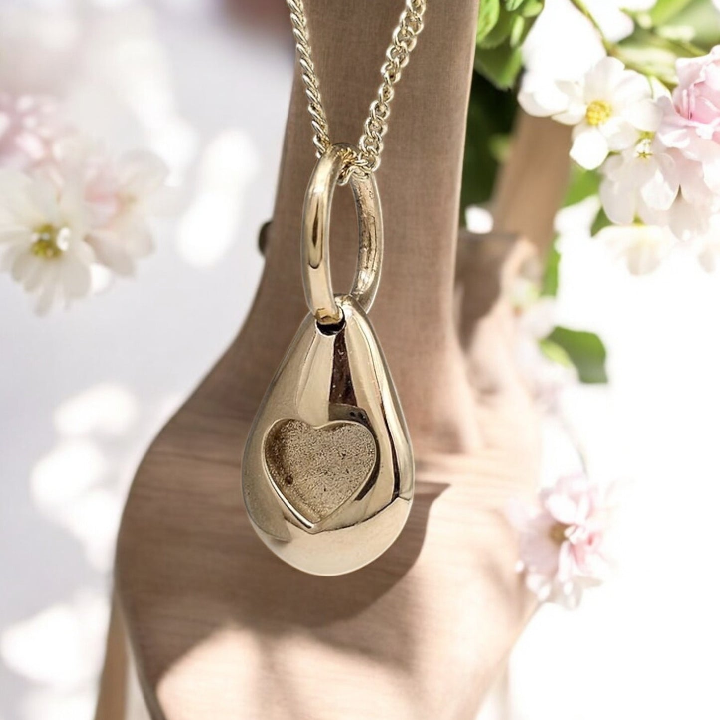 9ct gold 3D Pebble Pendant