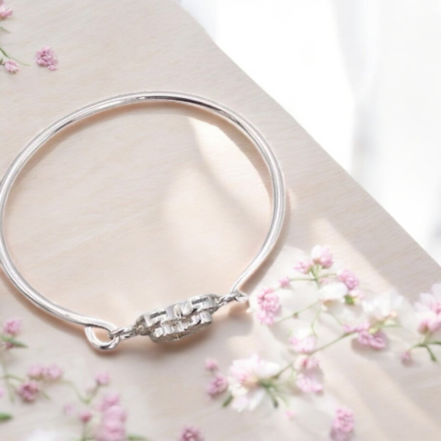 Heart CZ hook clasp 925 Silver Bangle