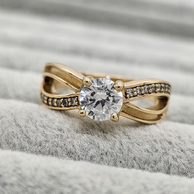 9ct Gold Solitaire Infinity Band Ring **MADE TO ORDER**