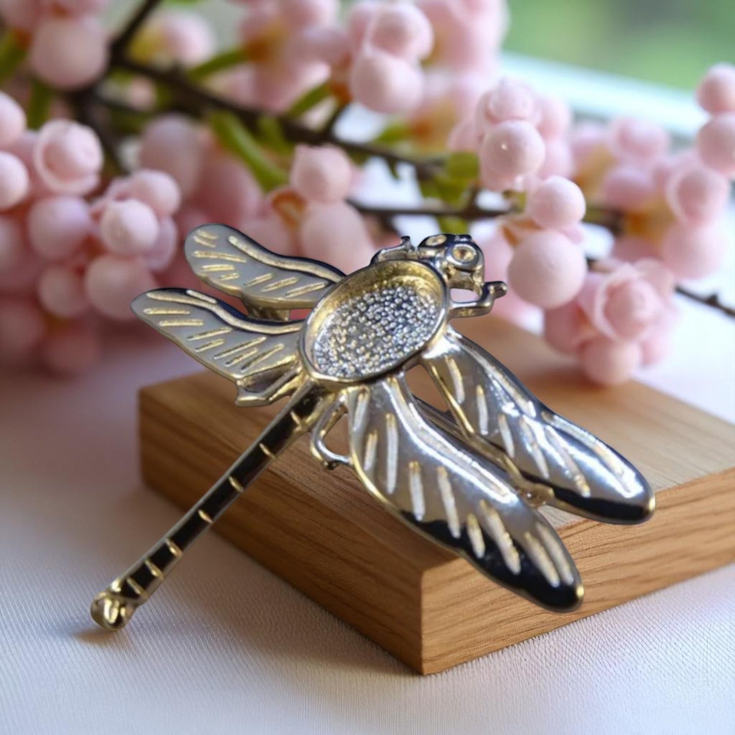 Solid 925 Silver Stunning Dragonfly Brooch
