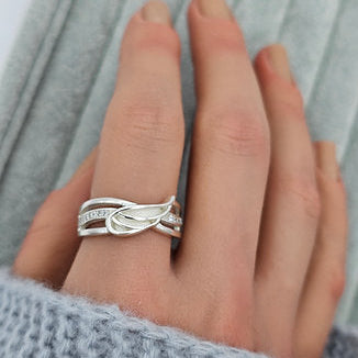 ***NEW*** Beautiful Angel Wing CZ Ring in Silver or Gold