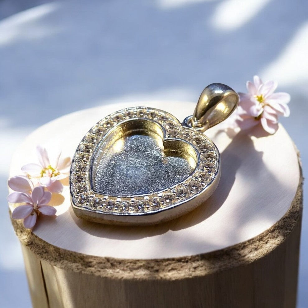 Fantastic Solid silver heart pendant with CZ surround