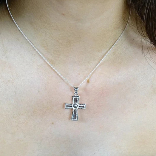 Stunning Solid Silver Cross with round setting