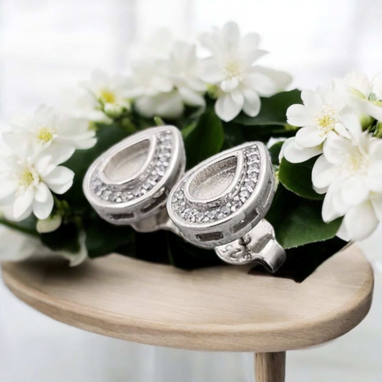 ***NEW***Pear CZ 925 Silver Stud Earrings
