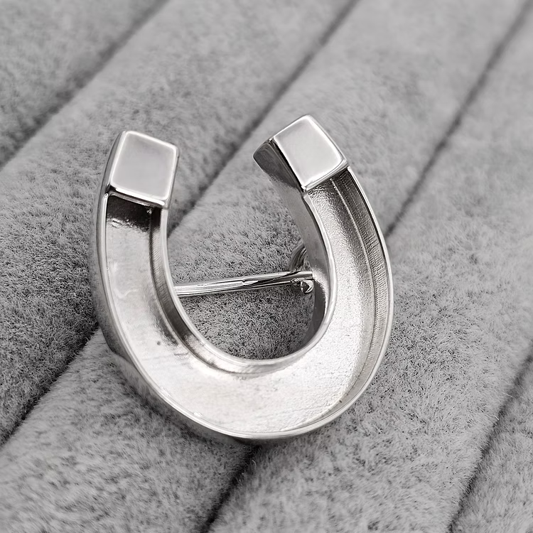 Silver memorial horseshoe stock pin/brooch handcrafted in Lancashire, UK