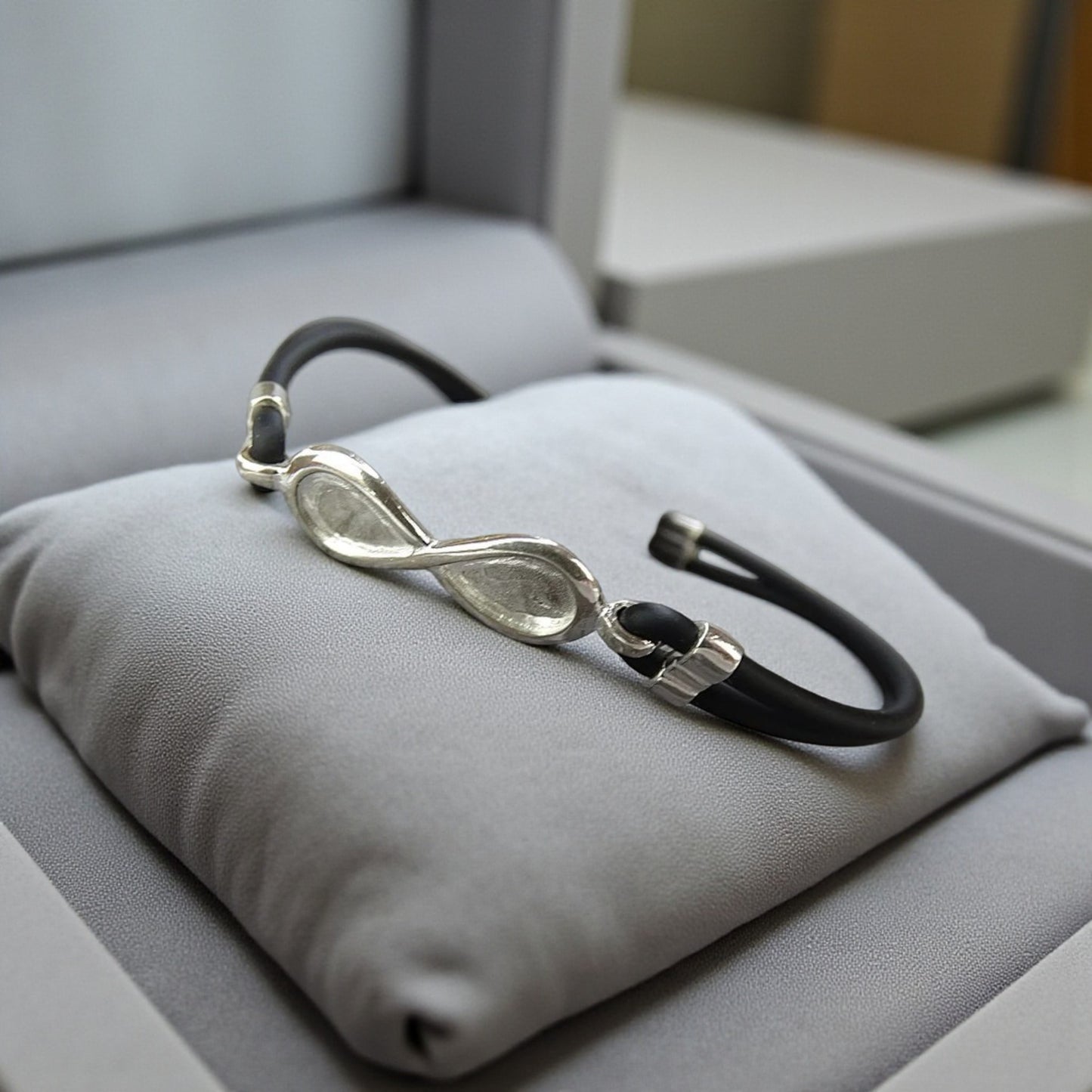 Vesper Cuff