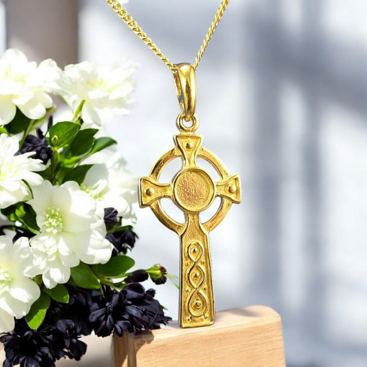 9ct Gold Celtic style Cross
