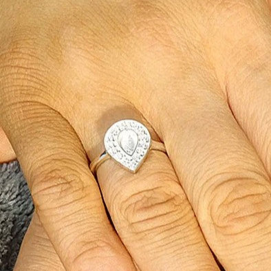 Stunning teardrop silver 925 ring with sparkling cz stones