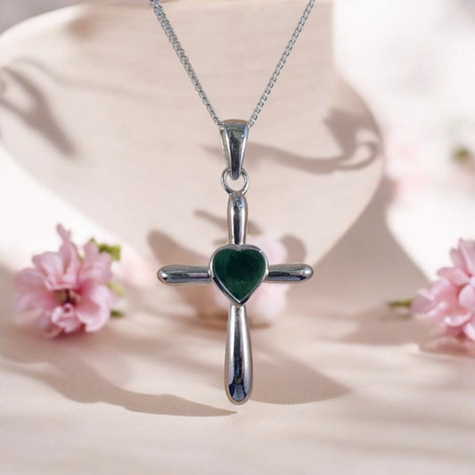 Stunning 925 Silver Cross with heart shaped Setting
