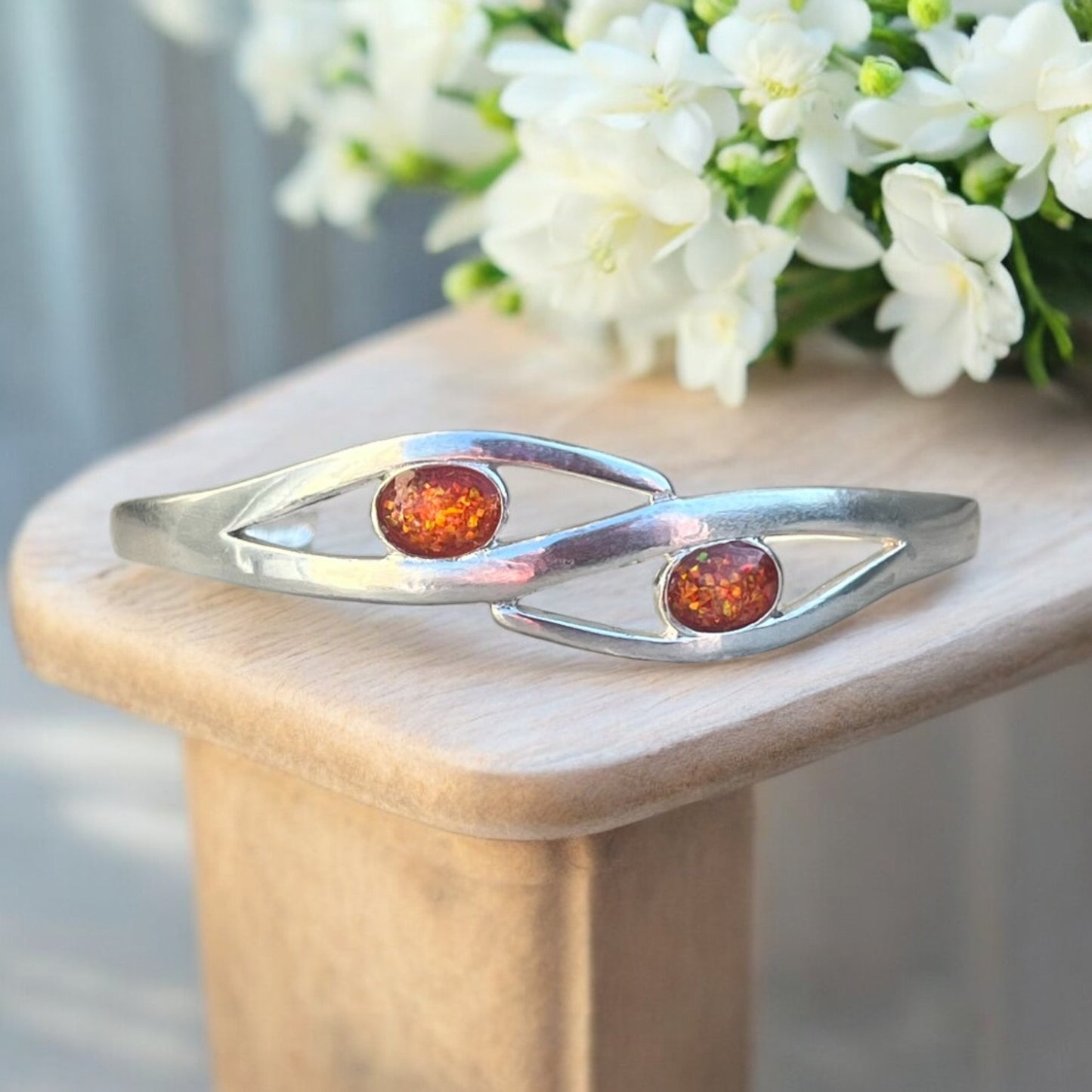 Solid 925 silver bangle, setting sizes 7x5.