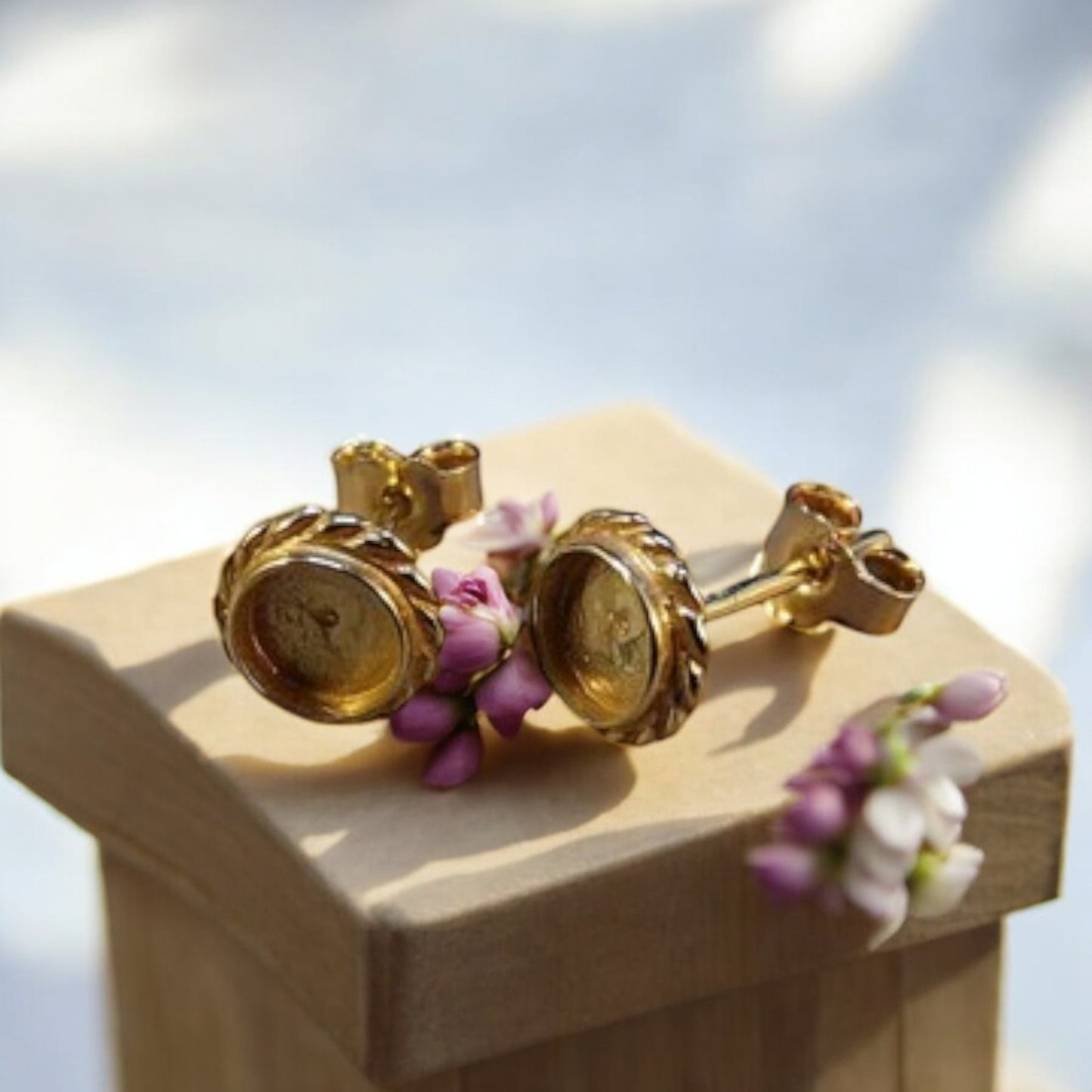 9ct Gold Rope Edge Studs
