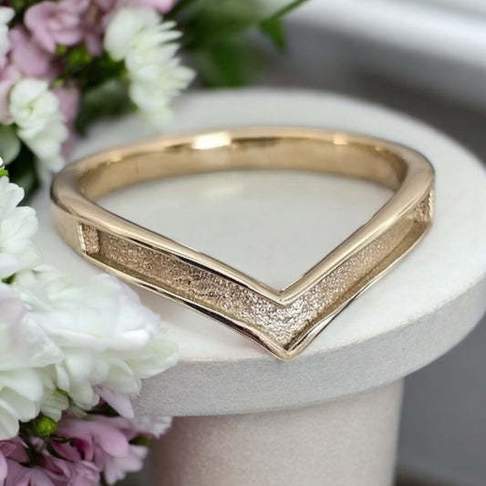Wishbone ring in 9ct Gold