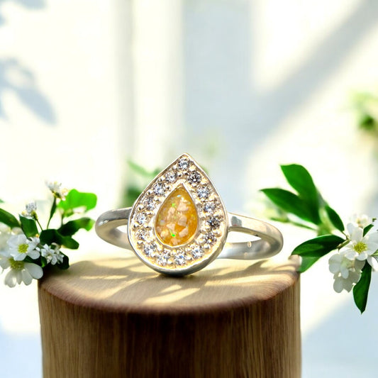Stunning teardrop silver 925 ring with sparkling cz stones