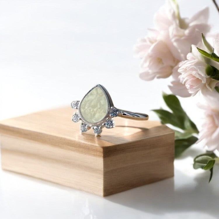 ***NEW*** Beautiful Solid 925 Silver raindrop ring with CZ stones