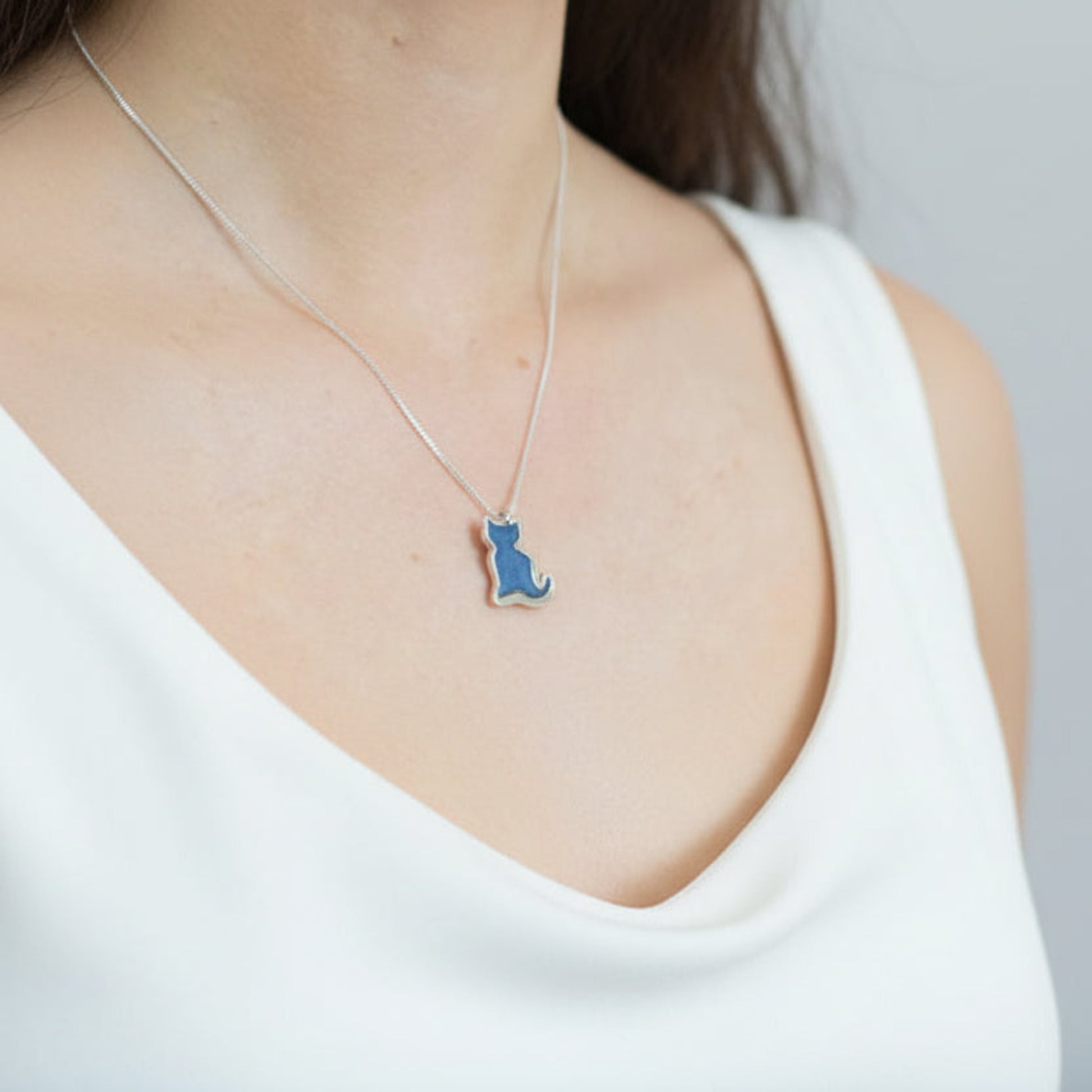 silver cat memorial pendant, on neck uk