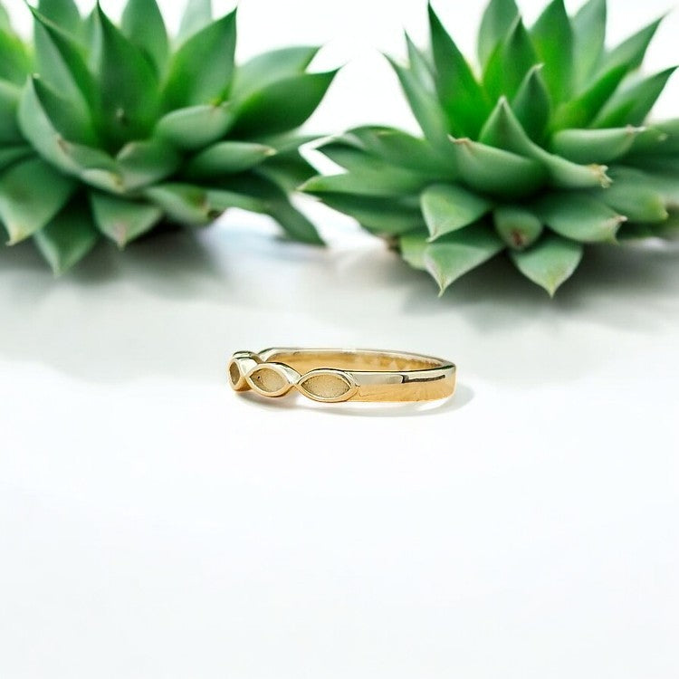 9k Gold (Half) Almond eye band ring
