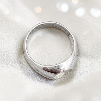Haven silver mens signet memory ring, handcrafted in uk