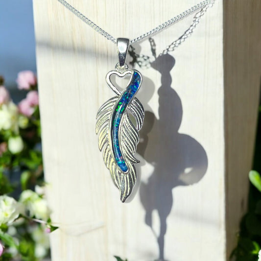 Stunning Solid 925  feather style pendant