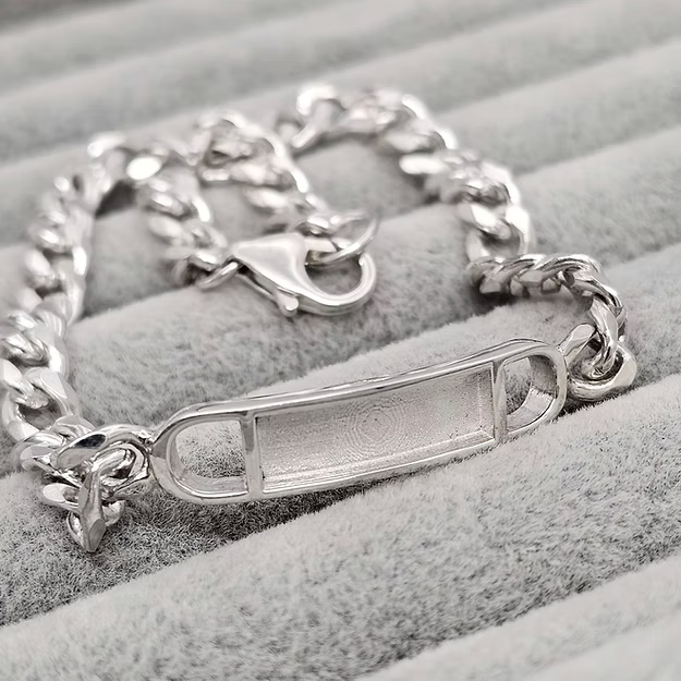 Unisex Silver keepsake bracelet, Lancashire, UK.