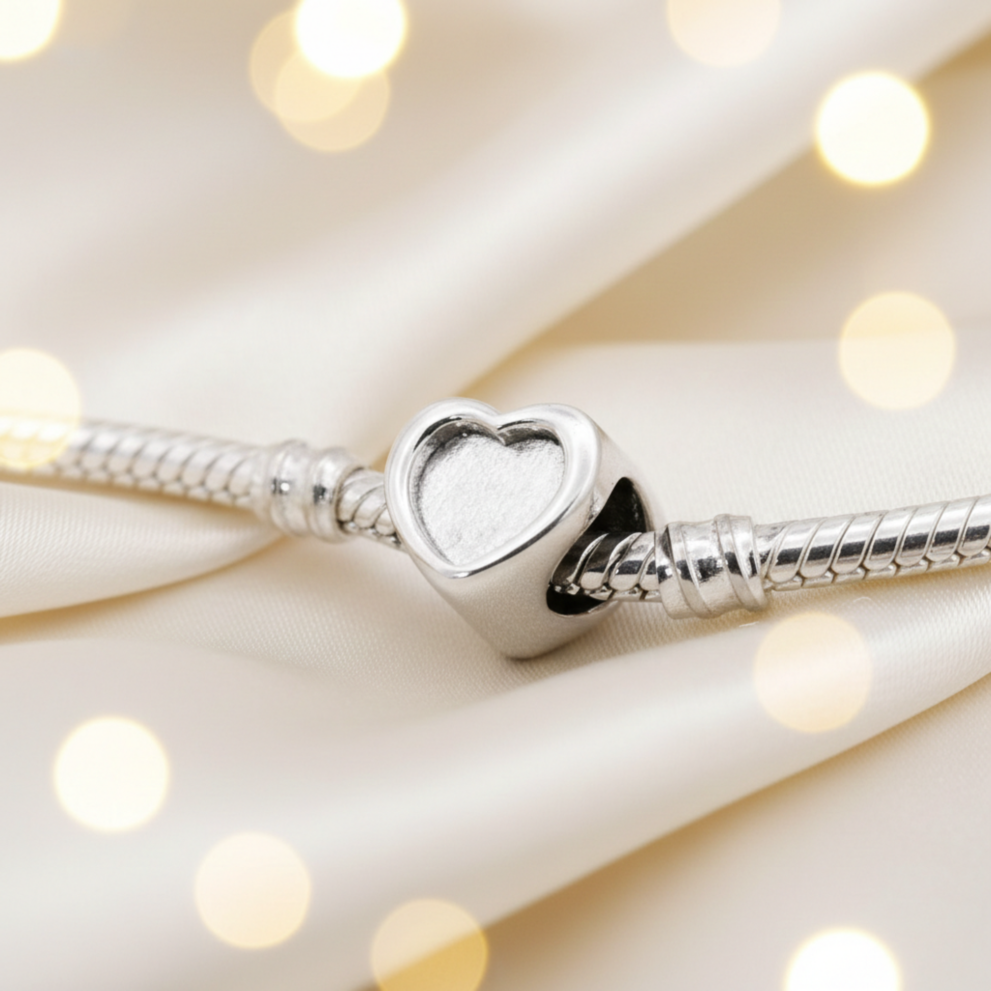 silver thick trim heart memorial keepsake charm