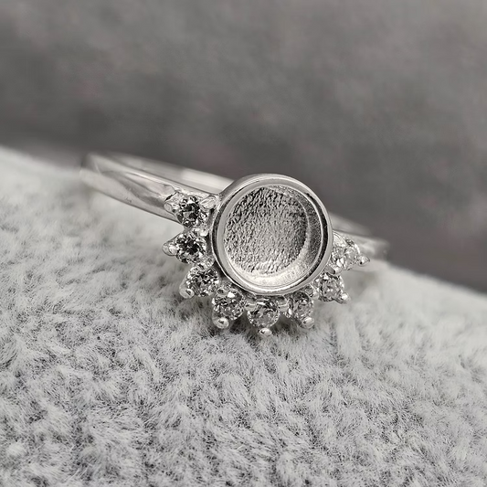 Silver round crystal ashes keepsake ring, handcrafted in Lancashire, UK
