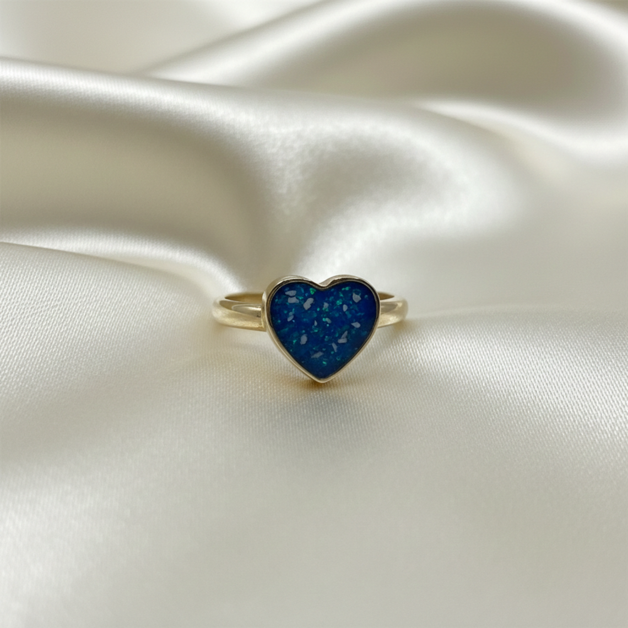 Solid 9ct Gold Heart Memorial Ashes Ring | Gold Jewellery UK | Keepsake ...