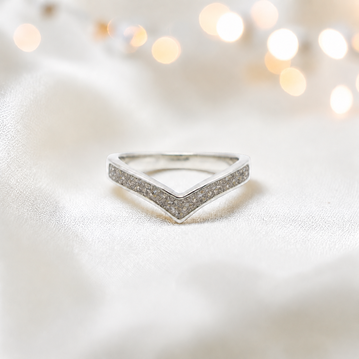 Natural ash Ivy 9ct white gold wishbone ashes ring, handcrafted in Lancashire, UK – by Keepsake Memorial Jewellery