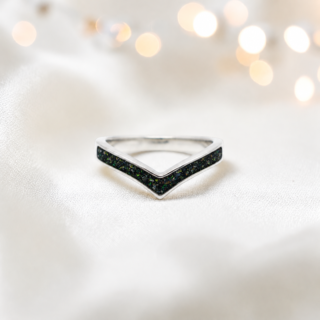 Black flame Ivy 9ct white gold wishbone ashes ring, handcrafted in Lancashire, UK – by Keepsake Memorial Jewellery