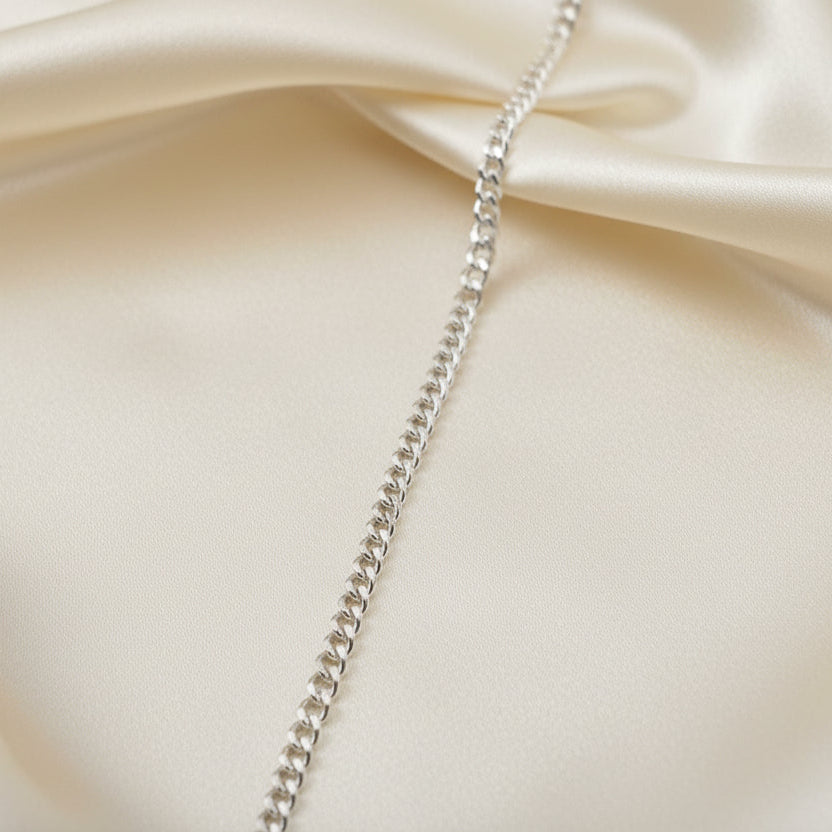 silver chain 1.2mm close up