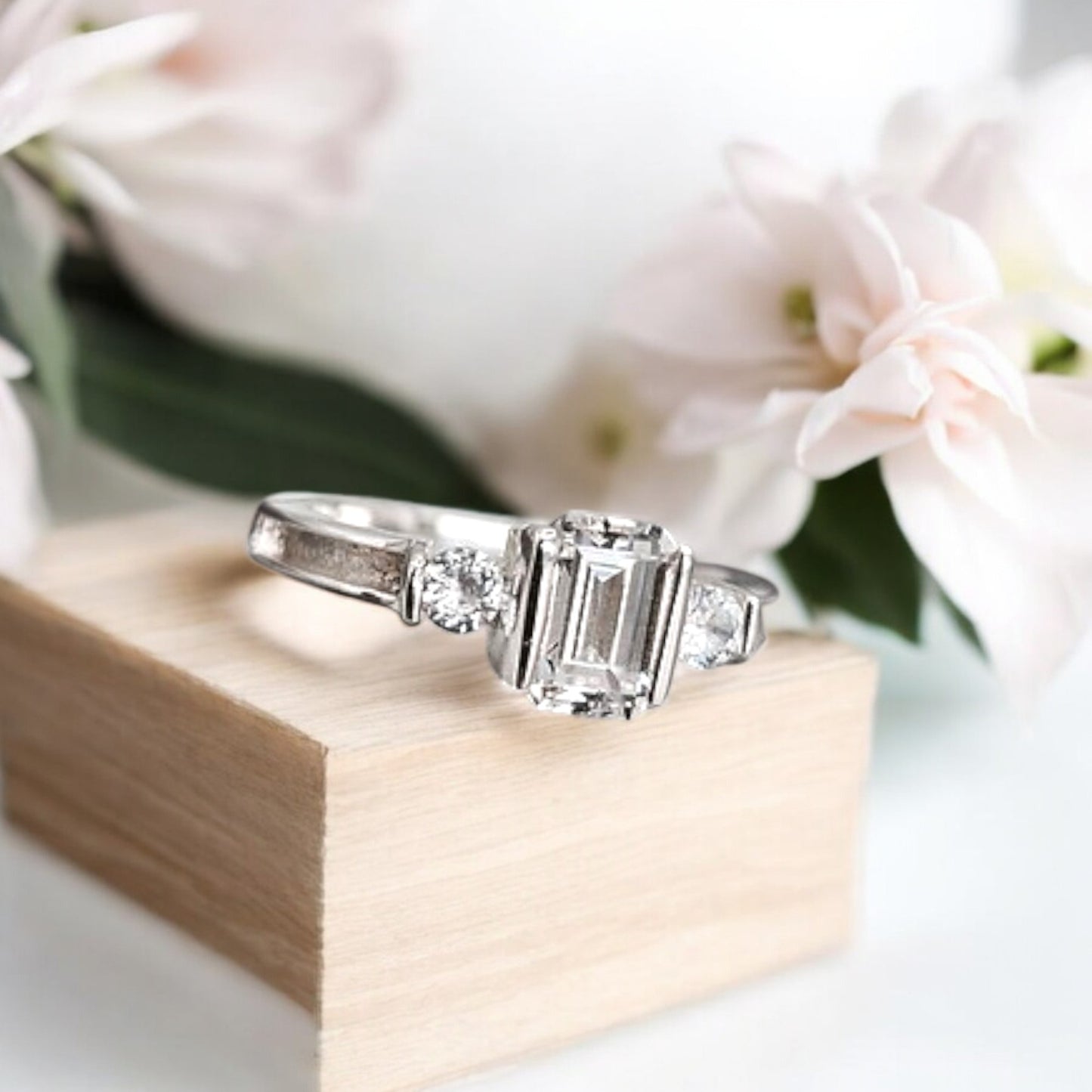 **NEW** Emerald Cut CZ Shoulder Bezel 925 Silver Ring