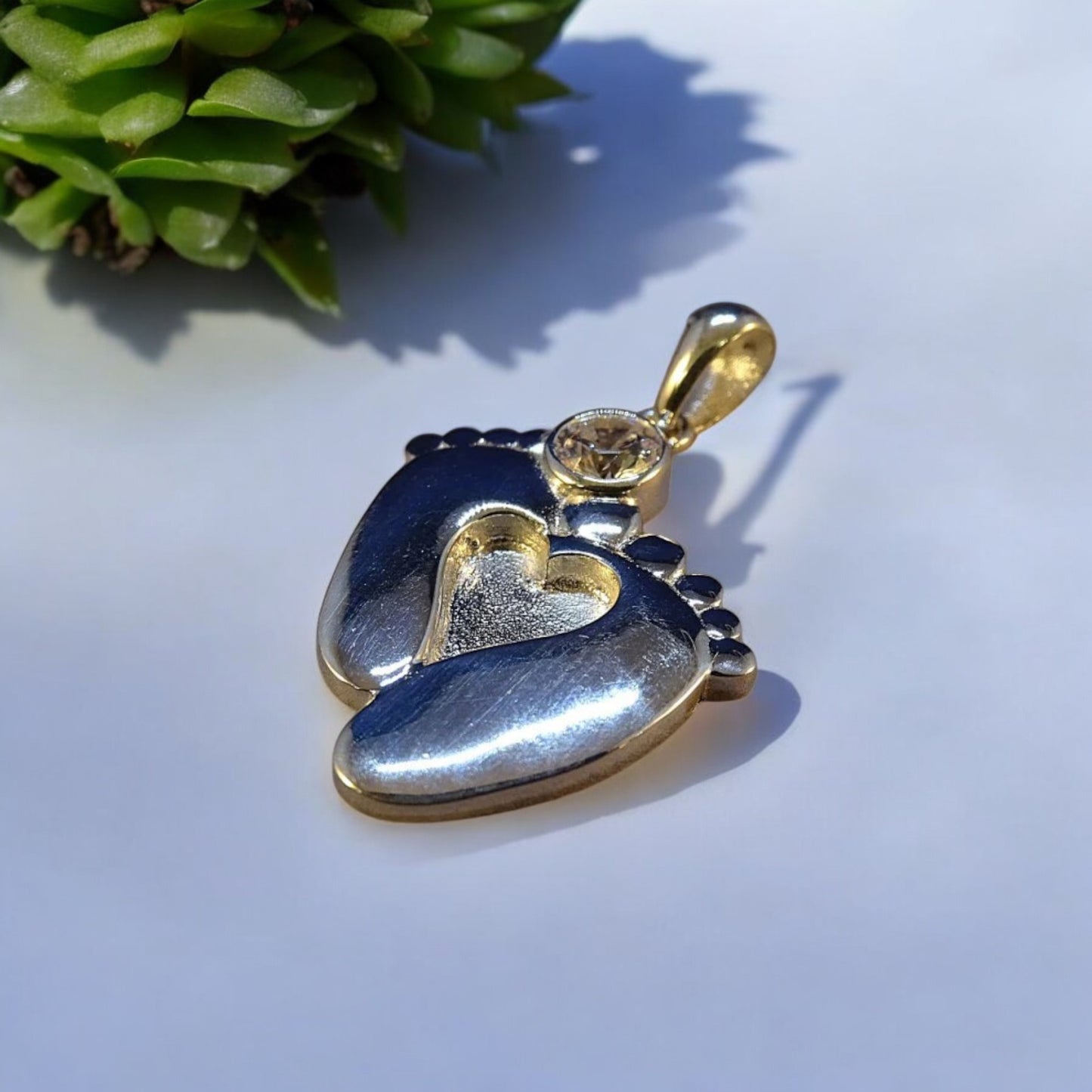 Elegant Footprints in the sand Solid 925 Silver Pendant