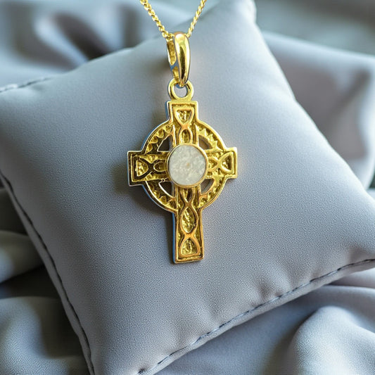 9CT Gold Celtic Memorial Cross, Lancashire, UK