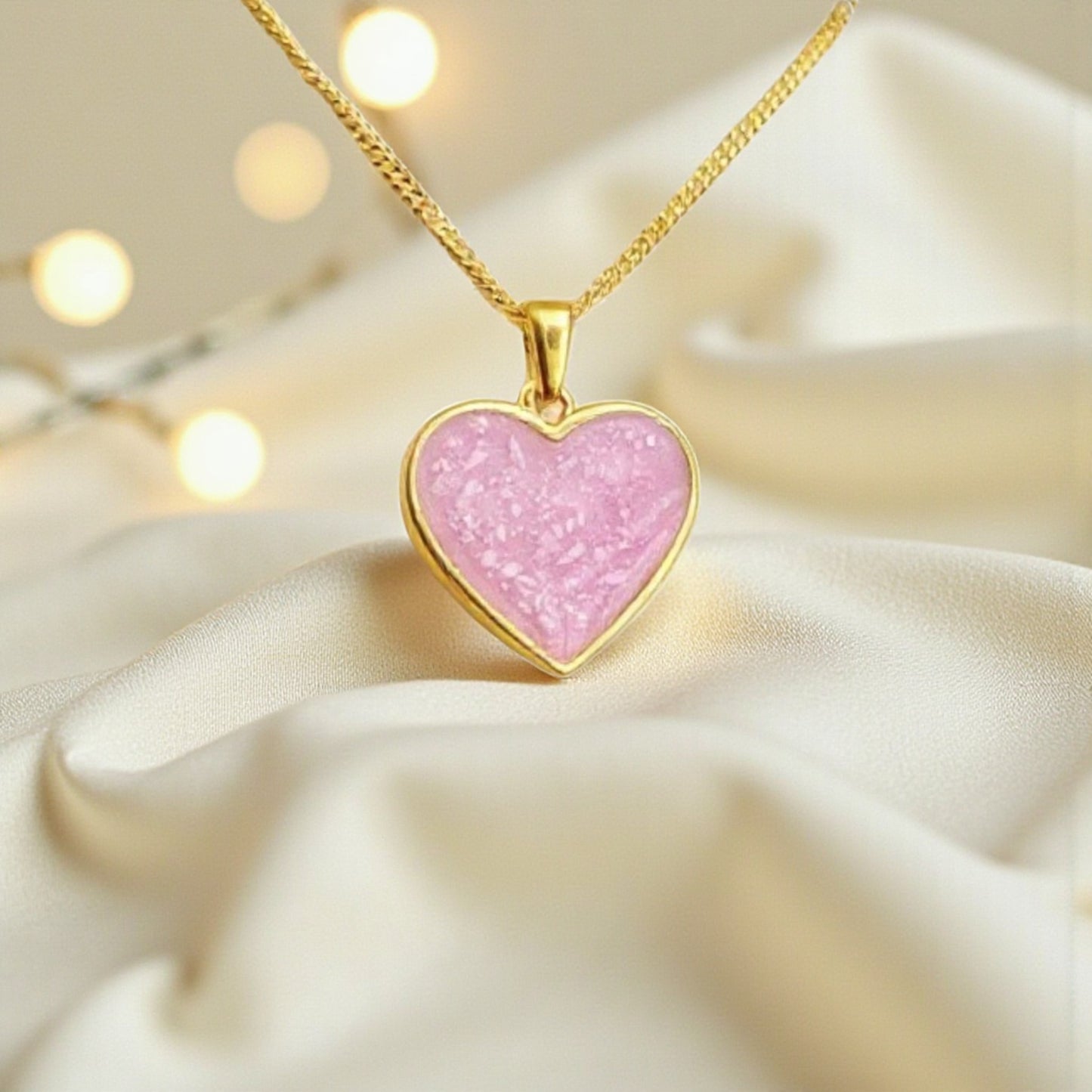 9ct gold heart pendant, handcrafted in Lancashire, uk