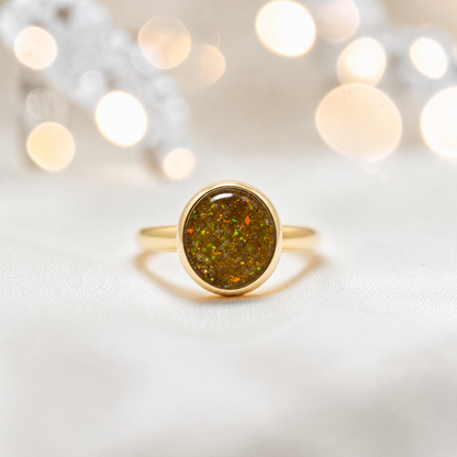 Gold Olive 9ct gold round memorial ring,  Matilda, handcrafted in Lancashire, UK – by Keepsake Memorial Jewellery
