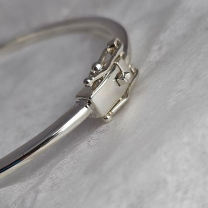 Cassia Heart Bangle — silver heart bangle clasp detail, handcrafted in Lancashire, UK