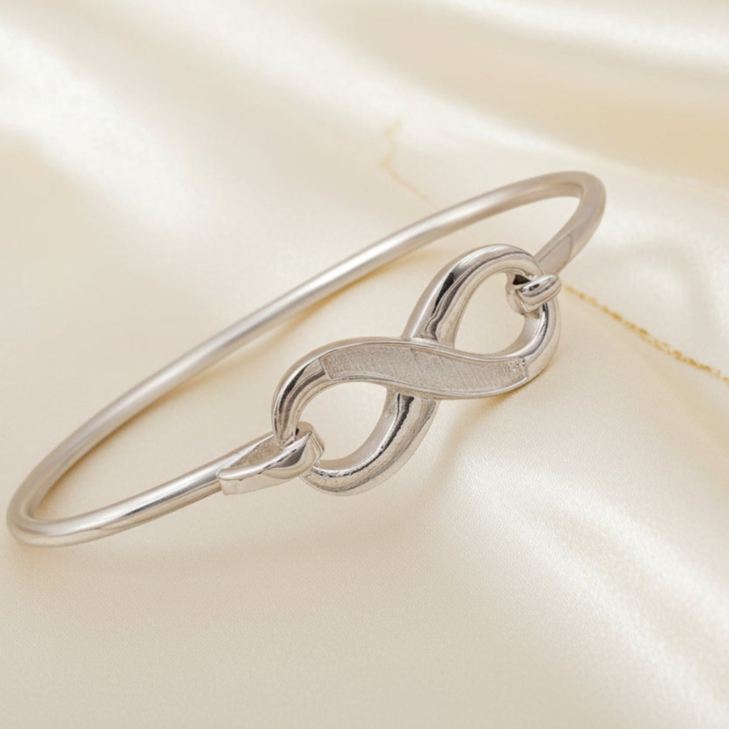 Lunara Bangle — silver infinity ashes memorial bangle, handcrafted in Lancashire, UK