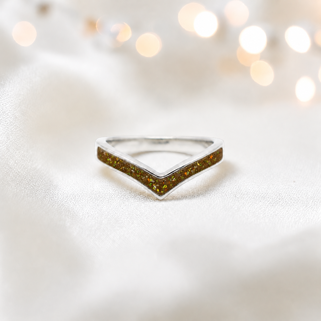 Gold Olive Ivy 9ct white gold wishbone ashes ring, handcrafted in Lancashire, UK – by Keepsake Memorial Jewellery