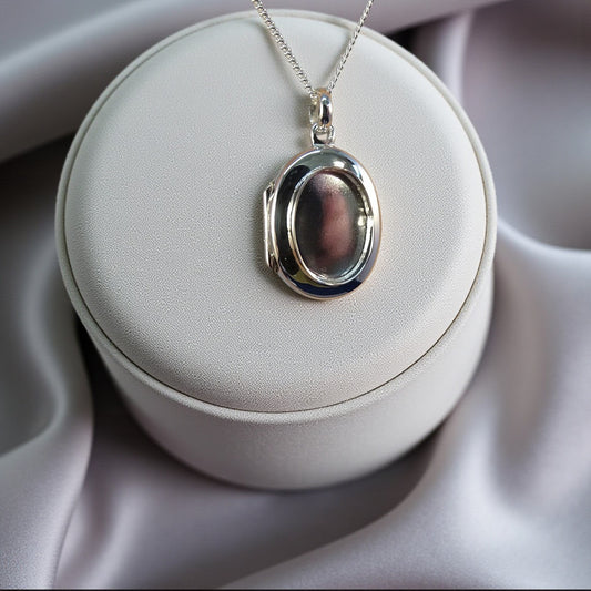 Zosma Locket