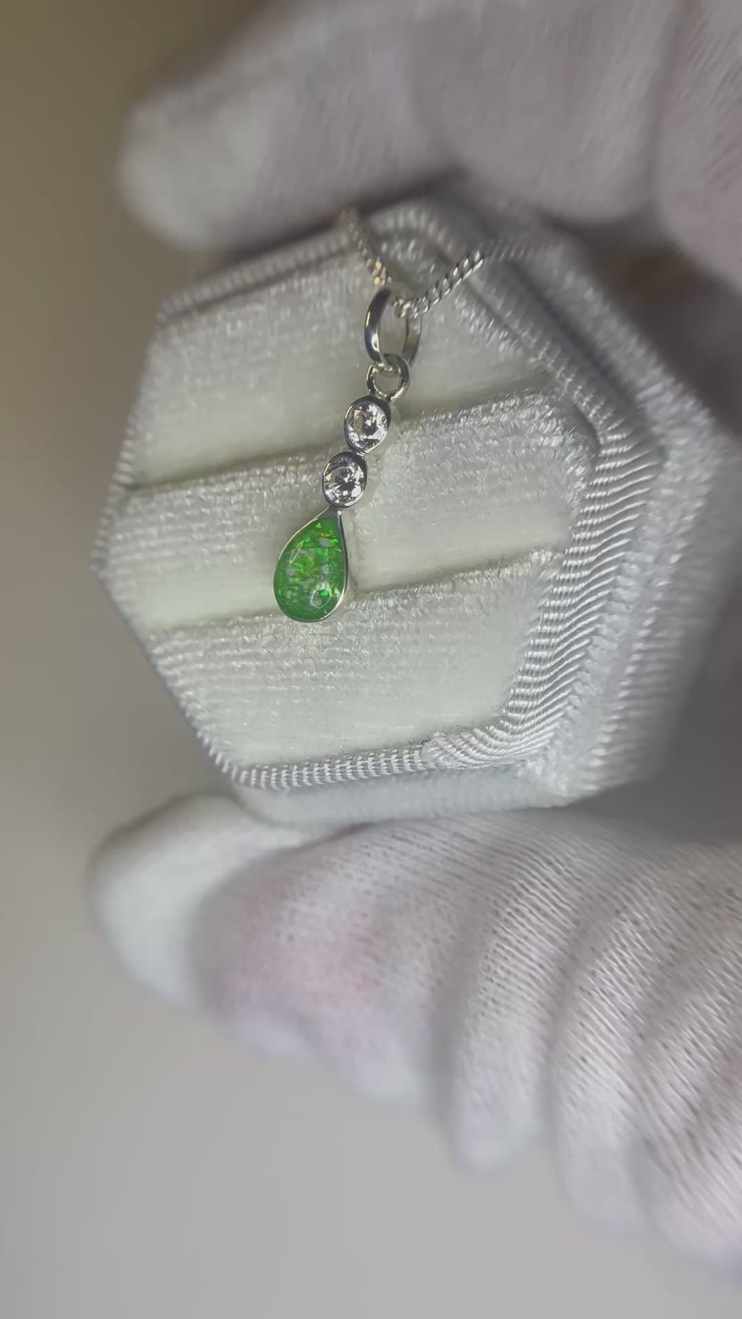 ashes memorial pendant video