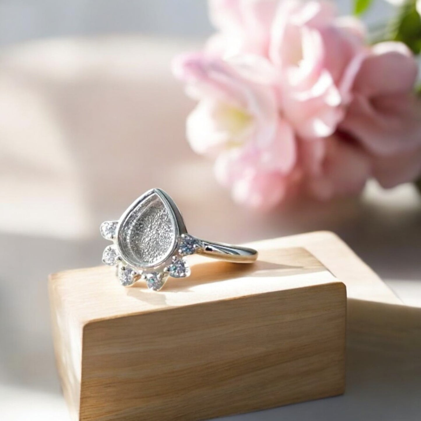 ***NEW*** Beautiful Solid 925 Silver raindrop ring with CZ stones