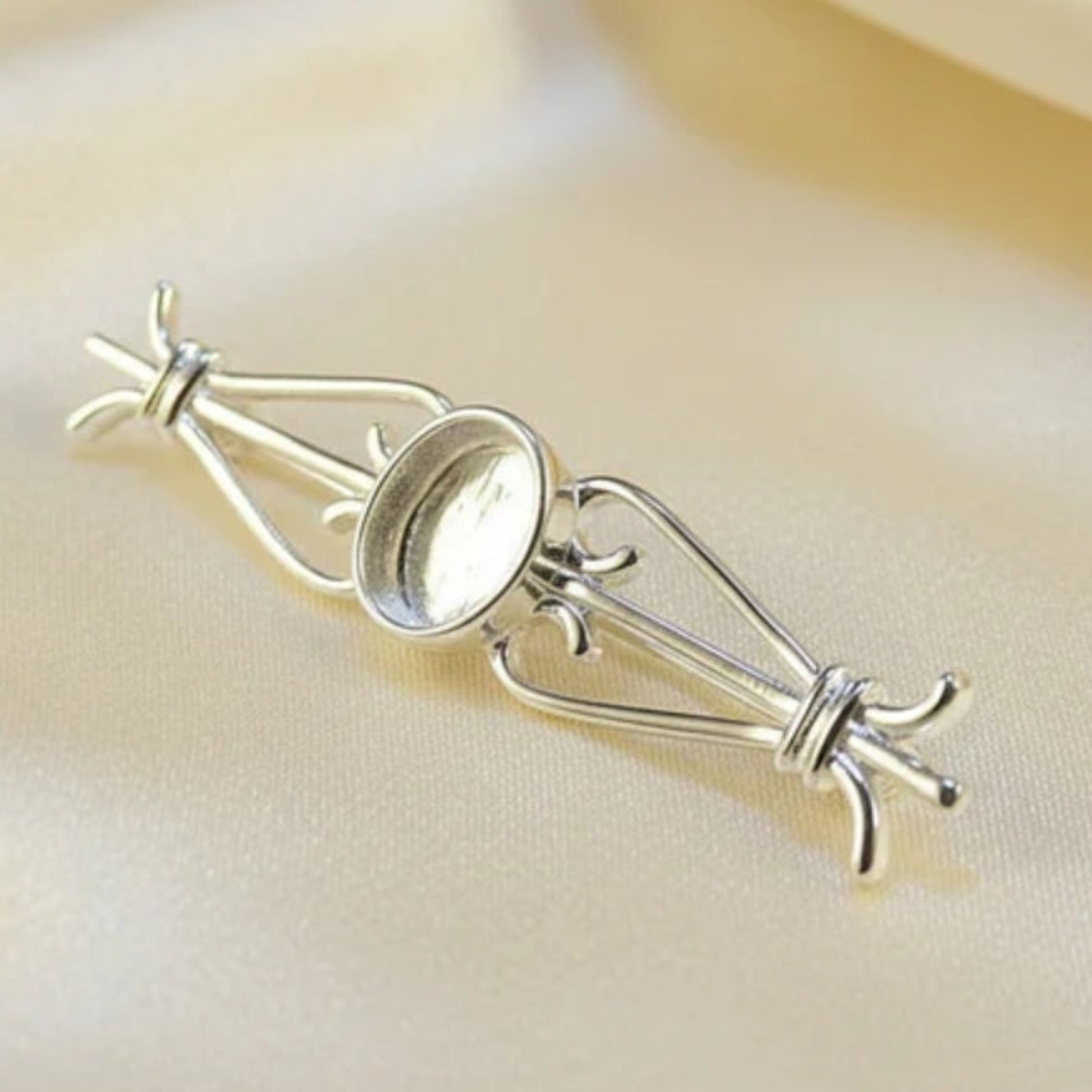 Ophelia Brooch — silver ashes memorial brooch, handcrafted in Lancashire, UK
