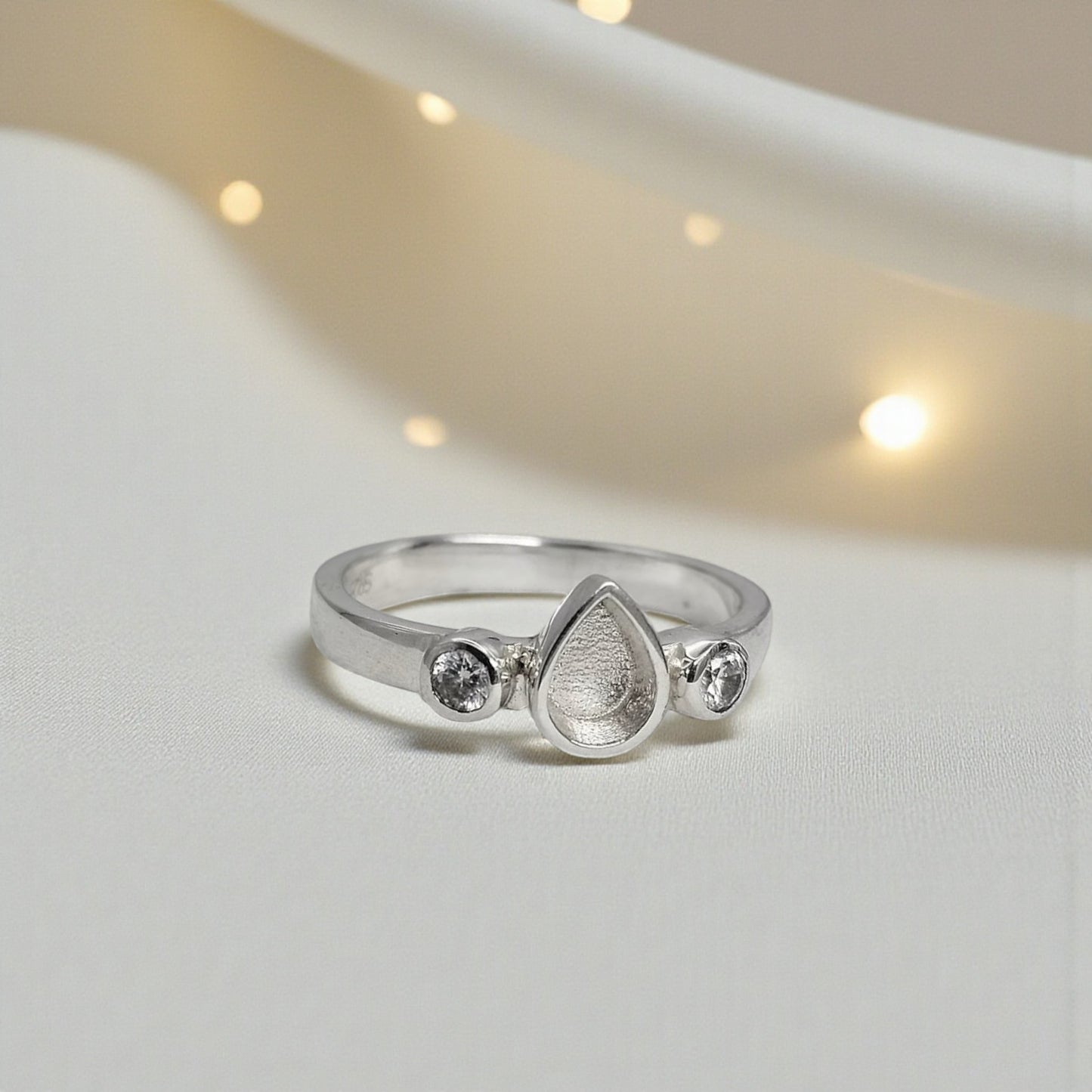 Cassiel Ring — silver pear ashes memorial ring, handcrafted in Lancashire, UK