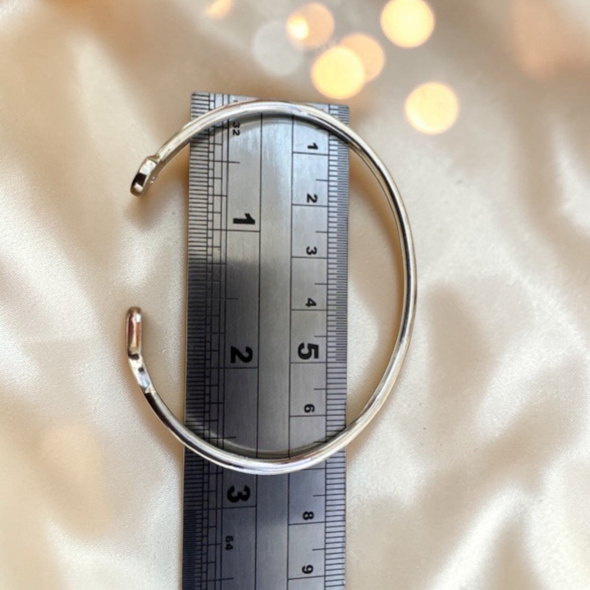 Halcyon Bangle — silver bangle size guide, handcrafted in Lancashire, UK