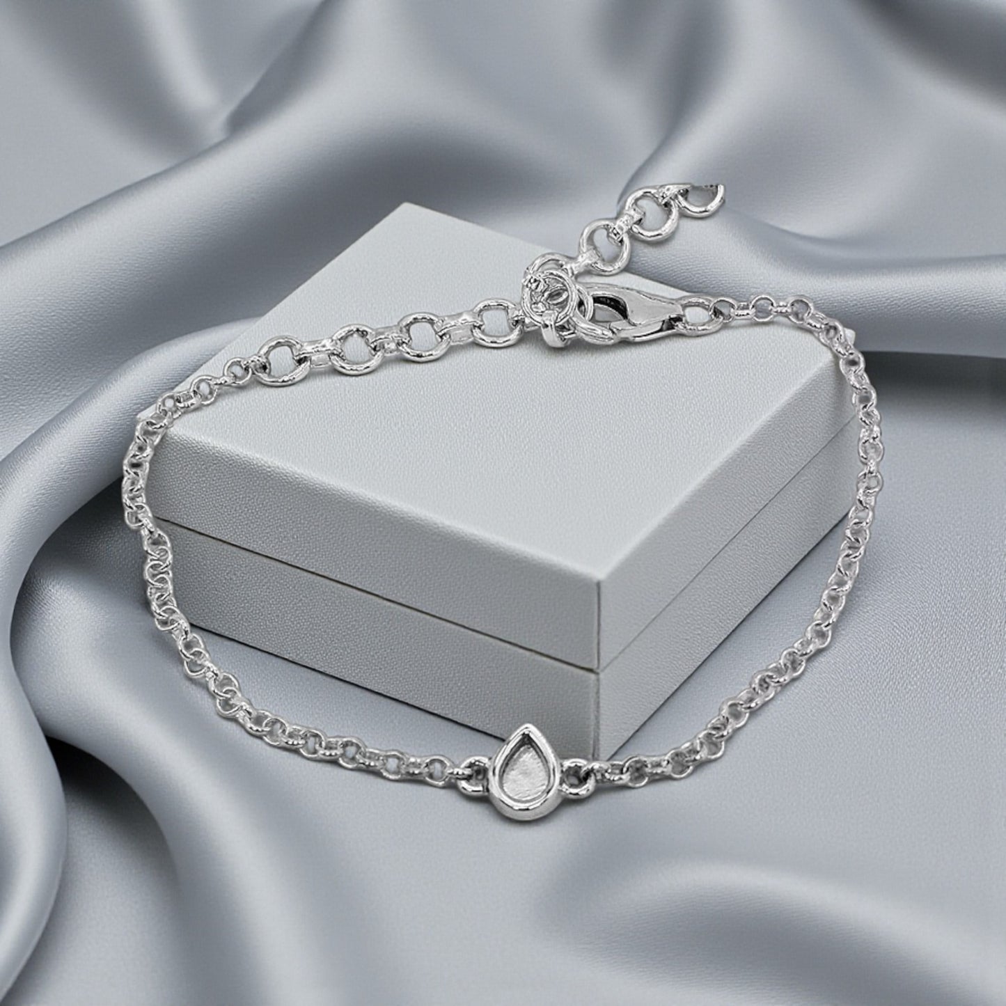 Silver pear shaped belcher bracelet handcrafted in Lancashire, UK