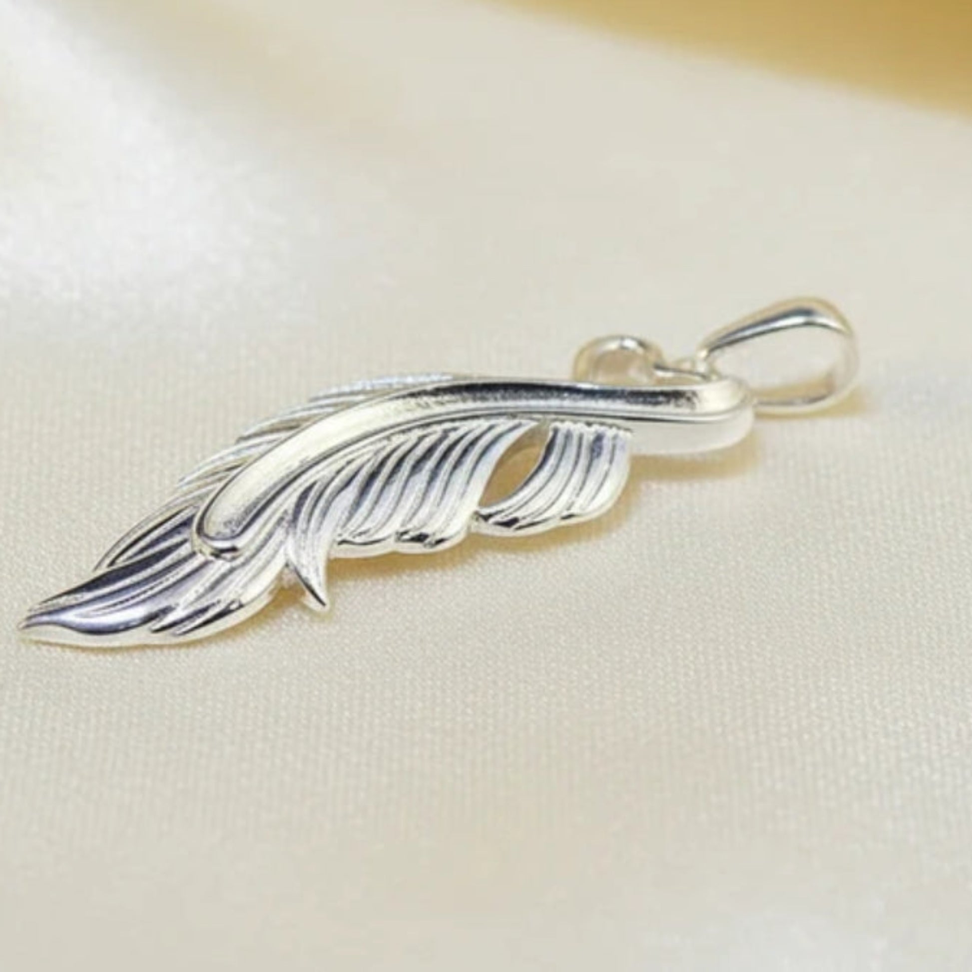 silver ashes memorial pendant, side view, uk